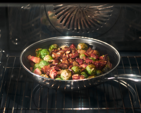 Baked Rosenkohl mit Mandeln und Speck